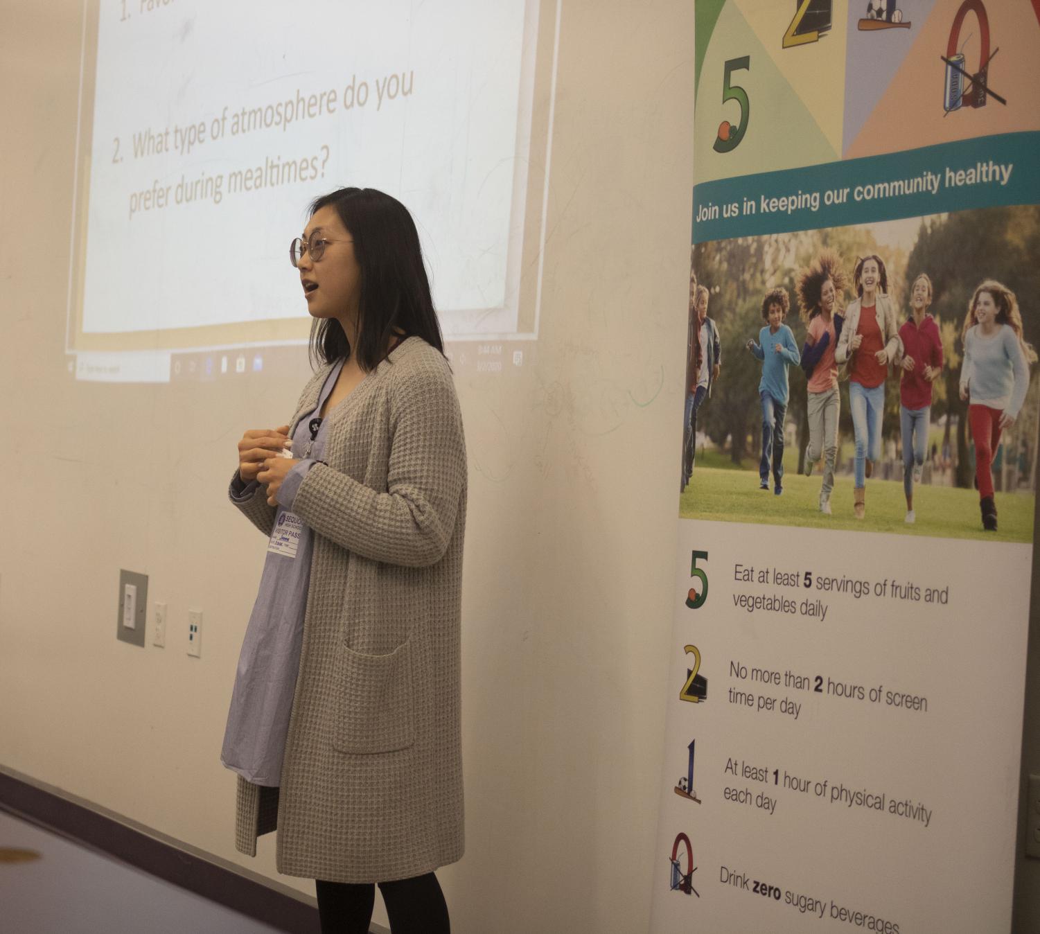 PAMF employee provides presentation on how to keep healthy nutrition.