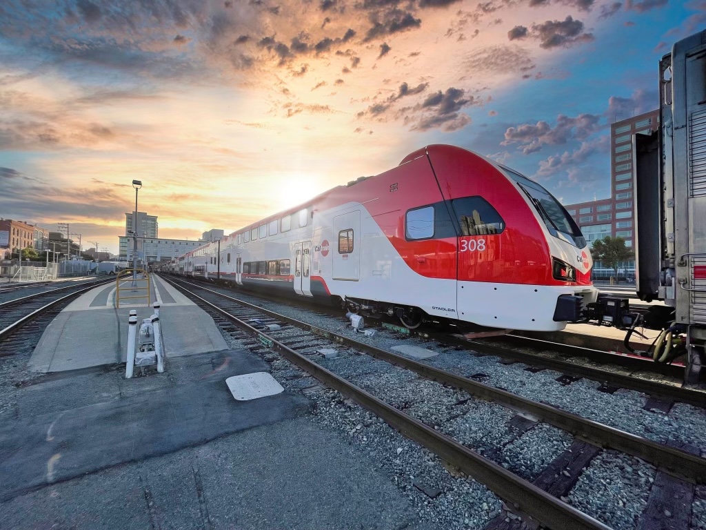 EMU at SF station from Railway-News